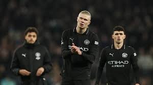 彻底爆发！勇士全队怒怼裁判，库里遭对手恶劣犯规引发强烈抗议